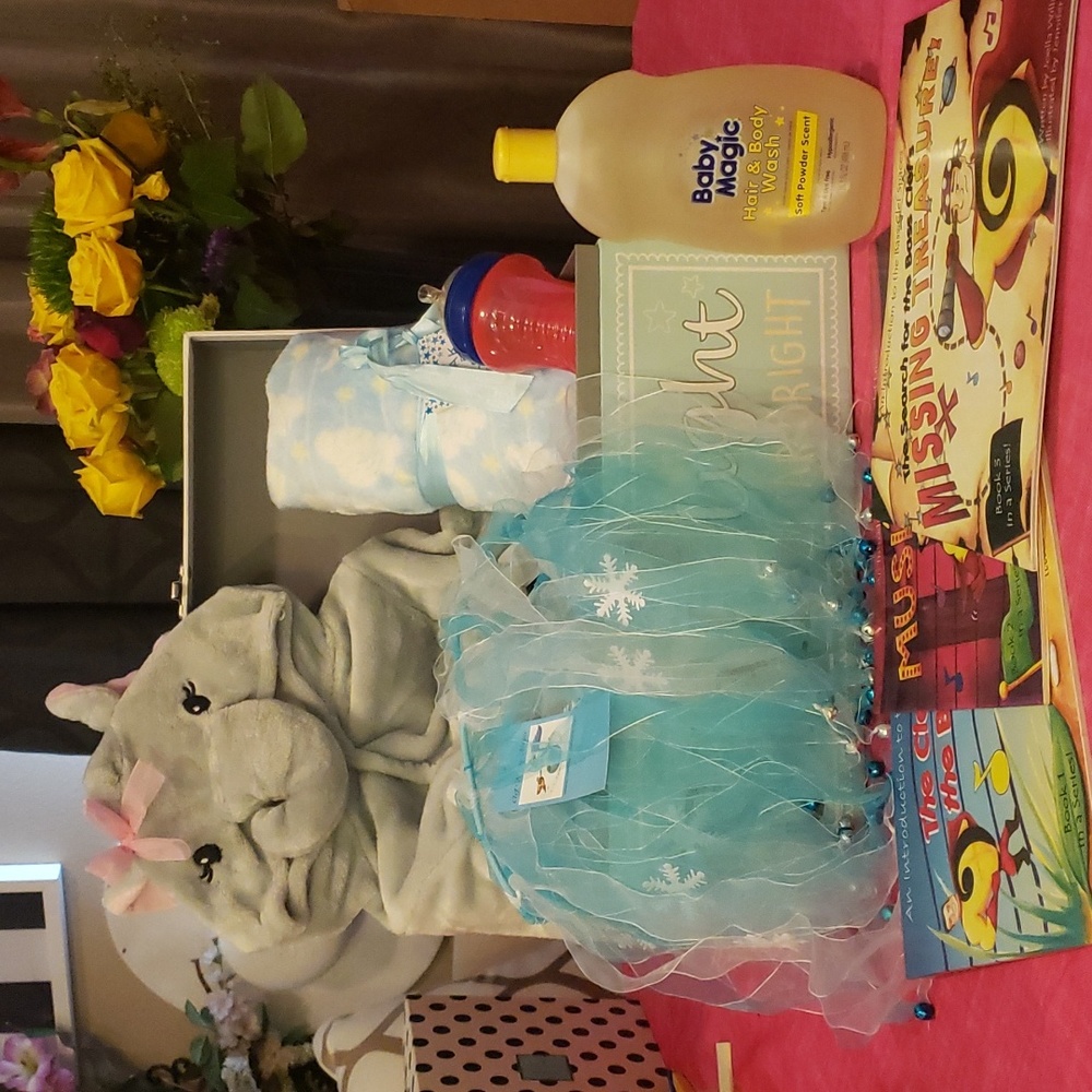 NWT Bed Bath and Books gift box